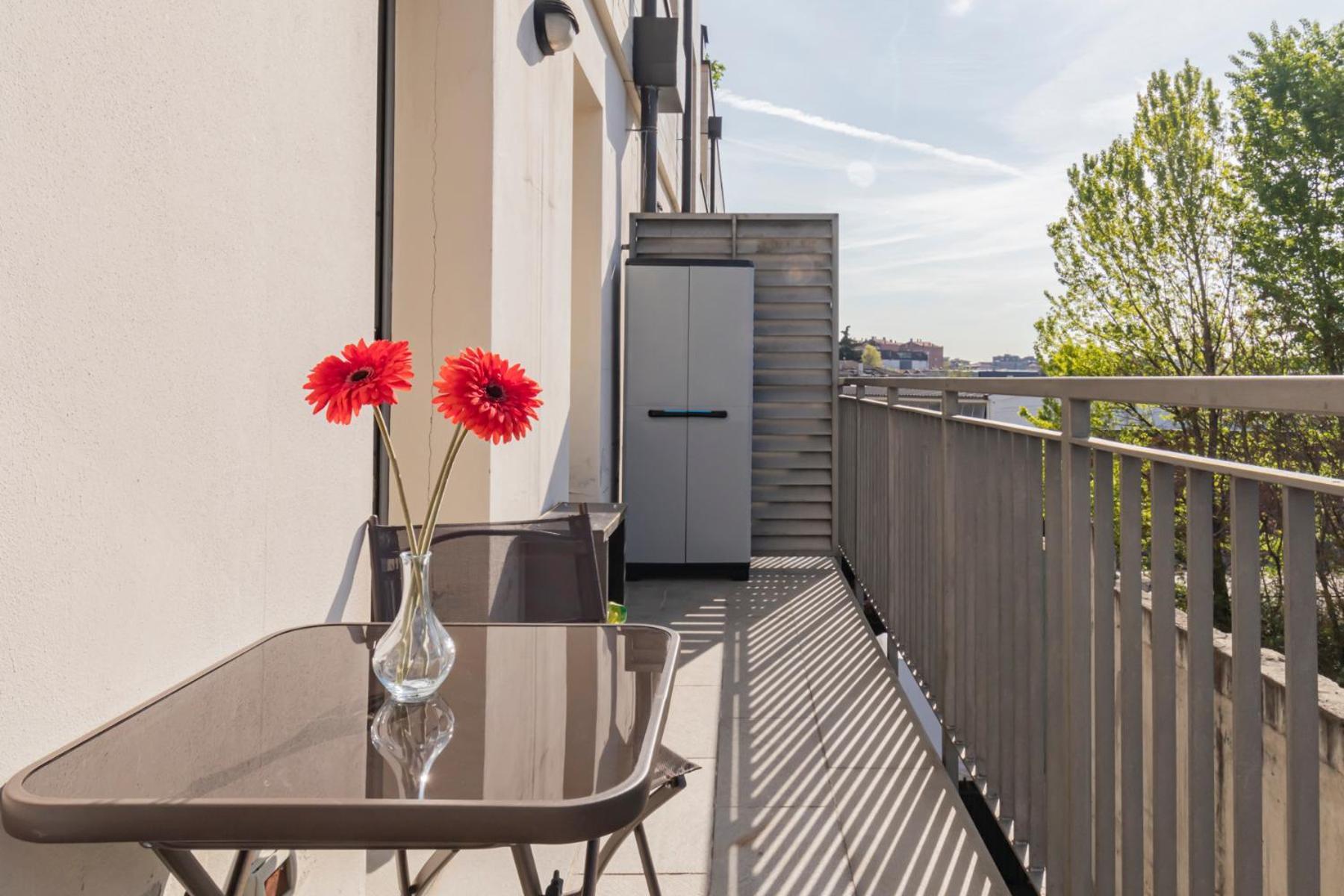 Xenia Apartments - Cozy Studio 10 Min From Linate Milan Luaran gambar